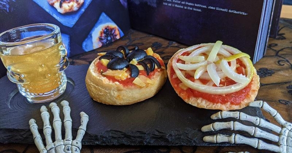 Halloween-Kochbuch: Mini-Spinnenpizzen -Halloween ohne Spinnen ist kein Halloween 